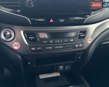 Белый Хонда Пасспорт, объемом двигателя 3.47 л и пробегом 50 тыс. км за 28000 $, фото 30 на Automoto.ua