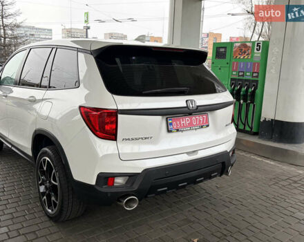 Белый Хонда Пасспорт, объемом двигателя 3.47 л и пробегом 50 тыс. км за 28000 $, фото 3 на Automoto.ua