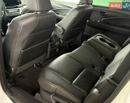 Белый Хонда Пасспорт, объемом двигателя 3.47 л и пробегом 50 тыс. км за 28000 $, фото 21 на Automoto.ua