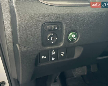 Белый Хонда Пасспорт, объемом двигателя 3.47 л и пробегом 50 тыс. км за 28000 $, фото 26 на Automoto.ua