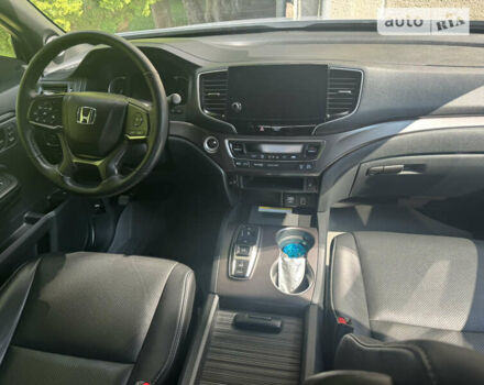 Серый Хонда Пасспорт, объемом двигателя 3.47 л и пробегом 43 тыс. км за 30000 $, фото 3 на Automoto.ua