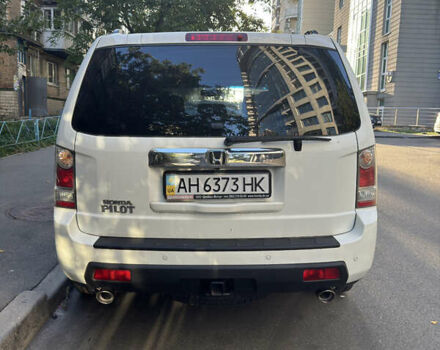 Білий Хонда Пілот, об'ємом двигуна 0 л та пробігом 121 тис. км за 15000 $, фото 4 на Automoto.ua