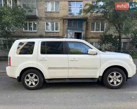 Білий Хонда Пілот, об'ємом двигуна 0 л та пробігом 121 тис. км за 15000 $, фото 7 на Automoto.ua