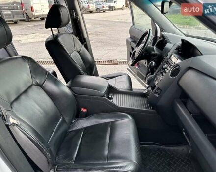 Белый Хонда Пилот, объемом двигателя 3.5 л и пробегом 288 тыс. км за 17530 $, фото 2 на Automoto.ua