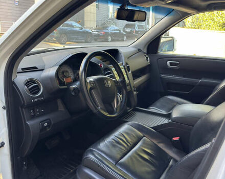 Білий Хонда Пілот, об'ємом двигуна 0 л та пробігом 121 тис. км за 15000 $, фото 8 на Automoto.ua