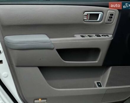 Хонда Пилот 2014 в Киеве на Automoto.ua Белый Хонда Пилот, объемом двигателя 3.5 л и пробегом 262 тыс. км за 12990 $, фото 20 на Automoto.ua