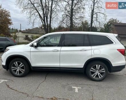 Хонда Пилот 2018 в Полтаве на Automoto.ua Белый Хонда Пилот, объемом двигателя 3.47 л и пробегом 190 тыс. км за 21500 $, фото 6 на Automoto.ua