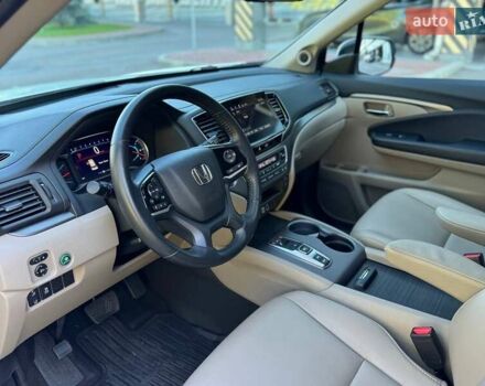 Белый Хонда Пилот, объемом двигателя 3.47 л и пробегом 151 тыс. км за 27000 $, фото 22 на Automoto.ua