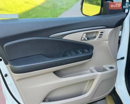 Белый Хонда Пилот, объемом двигателя 3.47 л и пробегом 151 тыс. км за 27000 $, фото 19 на Automoto.ua