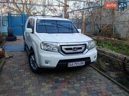 Белый Хонда Пилот, объемом двигателя 3.5 л и пробегом 220 тыс. км за 15000 $, фото 1 на Automoto.ua