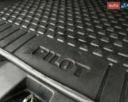 Чорний Хонда Пілот, об'ємом двигуна 3.47 л та пробігом 240 тис. км за 9999 $, фото 26 на Automoto.ua