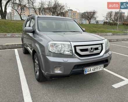 Серый Хонда Пилот, объемом двигателя 3.47 л и пробегом 258 тыс. км за 9900 $, фото 1 на Automoto.ua