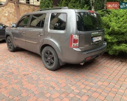 Серый Хонда Пилот, объемом двигателя 3.47 л и пробегом 245 тыс. км за 12000 $, фото 3 на Automoto.ua
