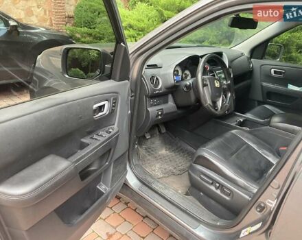 Серый Хонда Пилот, объемом двигателя 3.47 л и пробегом 245 тыс. км за 12000 $, фото 1 на Automoto.ua