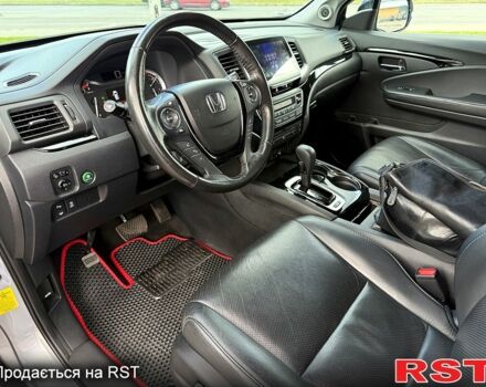 Серый Хонда Пилот, объемом двигателя 3 л и пробегом 125 тыс. км за 22800 $, фото 3 на Automoto.ua