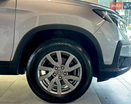 Серый Хонда Пилот, объемом двигателя 3 л и пробегом 147 тыс. км за 23900 $, фото 4 на Automoto.ua