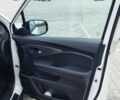 Белый Хонда Риджлайн, объемом двигателя 3.47 л и пробегом 122 тыс. км за 24300 $, фото 16 на Automoto.ua