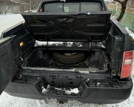 Черный Хонда Риджлайн, объемом двигателя 3.5 л и пробегом 260 тыс. км за 4700 $, фото 6 на Automoto.ua