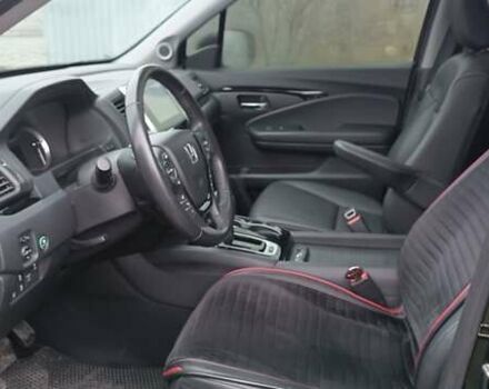 Хонда Ріджлайн 2018 у Новомосковске на Automoto.ua Чорний Хонда Ріджлайн, об'ємом двигуна 3.5 л та пробігом 67 тис. км за 26000 $, фото 7 на Automoto.ua