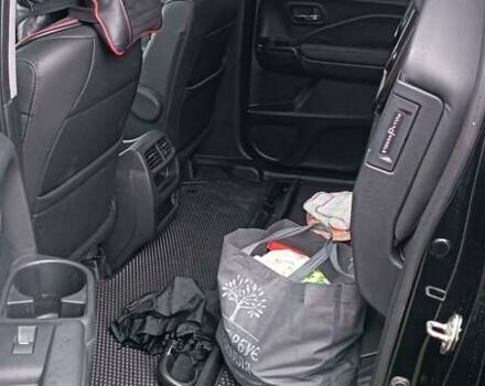 Хонда Ріджлайн 2018 у Новомосковске на Automoto.ua Чорний Хонда Ріджлайн, об'ємом двигуна 3.5 л та пробігом 67 тис. км за 26000 $, фото 8 на Automoto.ua