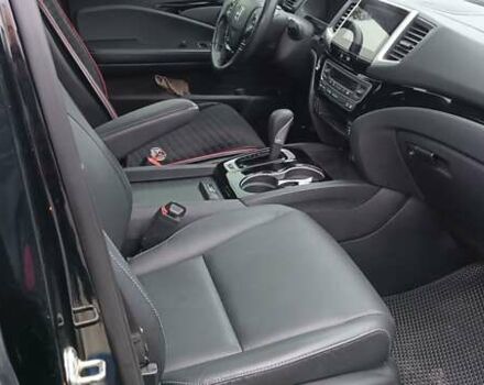 Хонда Ріджлайн 2018 у Новомосковске на Automoto.ua Чорний Хонда Ріджлайн, об'ємом двигуна 3.5 л та пробігом 67 тис. км за 26000 $, фото 9 на Automoto.ua