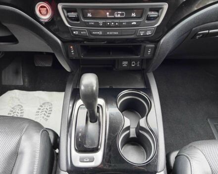 Сірий Хонда Ріджлайн, об'ємом двигуна 3.5 л та пробігом 161 тис. км за 25000 $, фото 13 на Automoto.ua