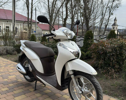 Хонда SH 125, объемом двигателя 0.12 л и пробегом 1 тыс. км за 2900 $, фото 3 на Automoto.ua