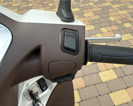 Хонда SH 125, объемом двигателя 0.12 л и пробегом 1 тыс. км за 2900 $, фото 9 на Automoto.ua