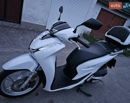 Хонда SH 125, об'ємом двигуна 1.25 л та пробігом 1 тис. км за 5300 $, фото 3 на Automoto.ua