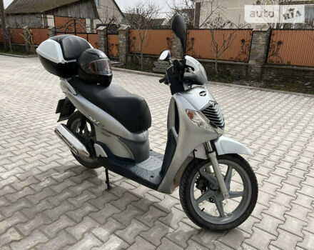 Серый Хонда SH 125, объемом двигателя 0.13 л и пробегом 22 тыс. км за 1500 $, фото 2 на Automoto.ua