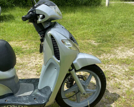 Серый Хонда SH 125, объемом двигателя 0 л и пробегом 22 тыс. км за 700 $, фото 2 на Automoto.ua