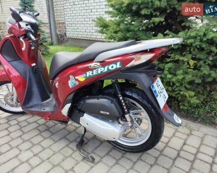 Красный Хонда SH 150, объемом двигателя 0.15 л и пробегом 19 тыс. км за 3077 $, фото 6 на Automoto.ua