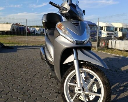 Хонда SH 300i, объемом двигателя 0.28 л и пробегом 0 тыс. км за 2088 $, фото 6 на Automoto.ua