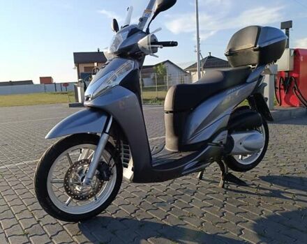 Серый Хонда SH 300i, объемом двигателя 0 л и пробегом 13 тыс. км за 2200 $, фото 4 на Automoto.ua