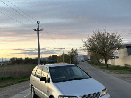 Серый Хонда Шатл, объемом двигателя 2.2 л и пробегом 344 тыс. км за 3000 $, фото 1 на Automoto.ua