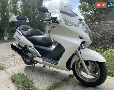 Белый Хонда Silver Wing 400, объемом двигателя 0.4 л и пробегом 32 тыс. км за 2500 $, фото 2 на Automoto.ua