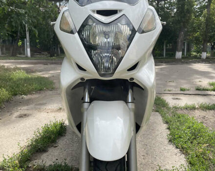Белый Хонда Silver Wing 400, объемом двигателя 0.4 л и пробегом 32 тыс. км за 2500 $, фото 1 на Automoto.ua