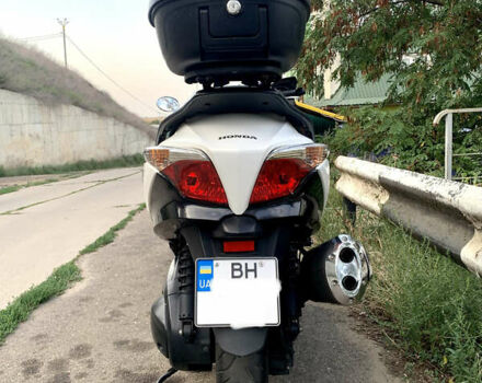 Белый Хонда Silver Wing 400, объемом двигателя 0.4 л и пробегом 11 тыс. км за 4500 $, фото 2 на Automoto.ua