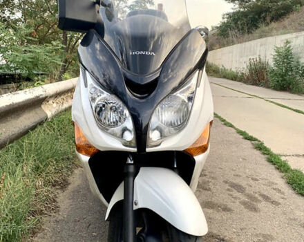 Белый Хонда Silver Wing 400, объемом двигателя 0.4 л и пробегом 11 тыс. км за 4500 $, фото 1 на Automoto.ua