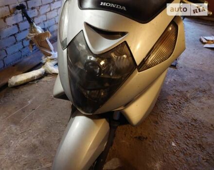 Хонда Silver Wing 400, объемом двигателя 0 л и пробегом 50 тыс. км за 2200 $, фото 3 на Automoto.ua