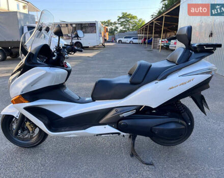 Білий Хонда Silver Wing 600, об'ємом двигуна 0.6 л та пробігом 42 тис. км за 7200 $, фото 4 на Automoto.ua