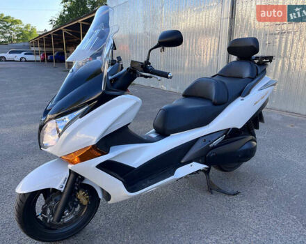 Білий Хонда Silver Wing 600, об'ємом двигуна 0.6 л та пробігом 42 тис. км за 7200 $, фото 3 на Automoto.ua