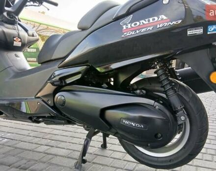 Чорний Хонда Silver Wing 600, об'ємом двигуна 0.58 л та пробігом 31 тис. км за 3200 $, фото 4 на Automoto.ua