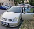Бежевий Хонда Стрім, об'ємом двигуна 2 л та пробігом 500 тис. км за 3200 $, фото 1 на Automoto.ua
