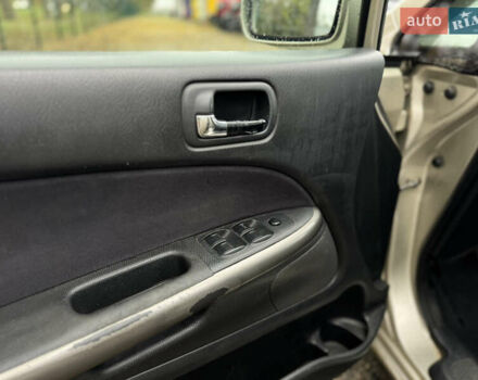 Жовтий Хонда Стрім, об'ємом двигуна 2 л та пробігом 320 тис. км за 3900 $, фото 9 на Automoto.ua