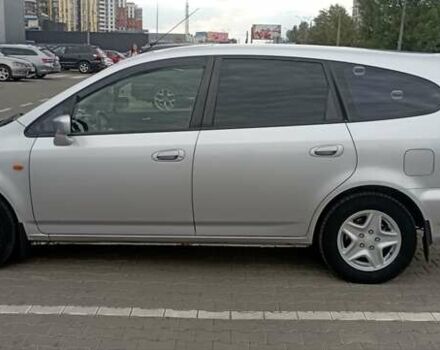 Сірий Хонда Стрім, об'ємом двигуна 2.02 л та пробігом 216 тис. км за 5300 $, фото 6 на Automoto.ua