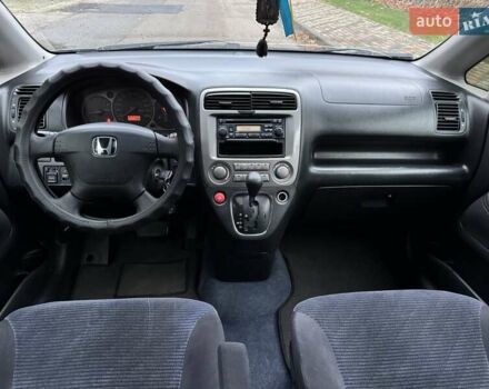 Сірий Хонда Стрім, об'ємом двигуна 2 л та пробігом 259 тис. км за 5500 $, фото 26 на Automoto.ua