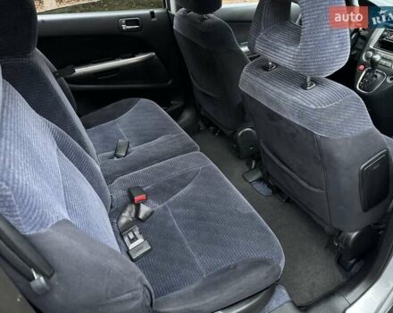 Сірий Хонда Стрім, об'ємом двигуна 2 л та пробігом 259 тис. км за 5500 $, фото 36 на Automoto.ua