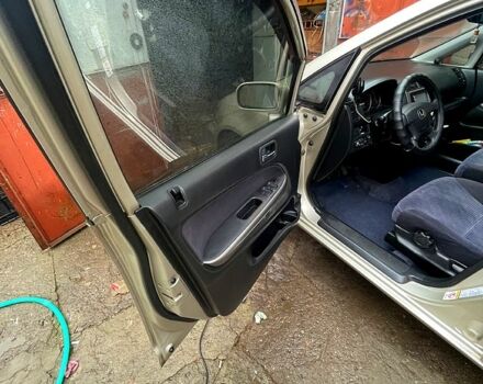 Серый Хонда Стрим, объемом двигателя 2 л и пробегом 270 тыс. км за 4900 $, фото 4 на Automoto.ua