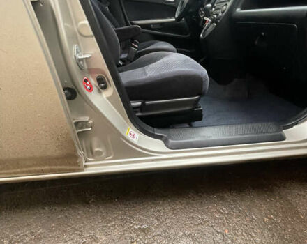 Сірий Хонда Стрім, об'ємом двигуна 2 л та пробігом 280 тис. км за 4900 $, фото 8 на Automoto.ua